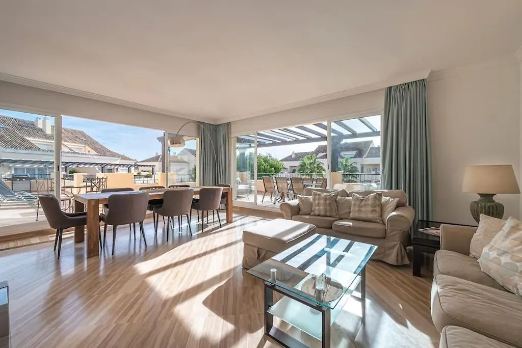 Amazing 4Br Apart. Parking, Pool, Close To The Sea Μαρμπέλλα
