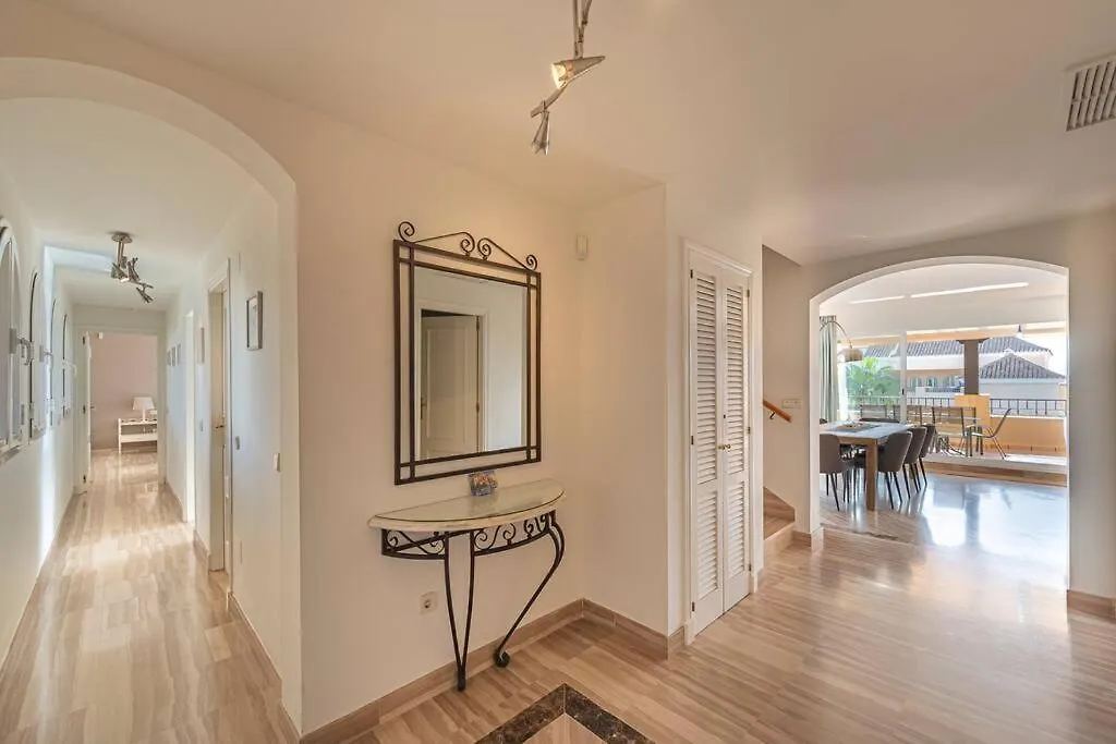 Amazing 4Br Apart. Parking, Pool, Close To The Sea Μαρμπέλλα Διαμέρισμα
