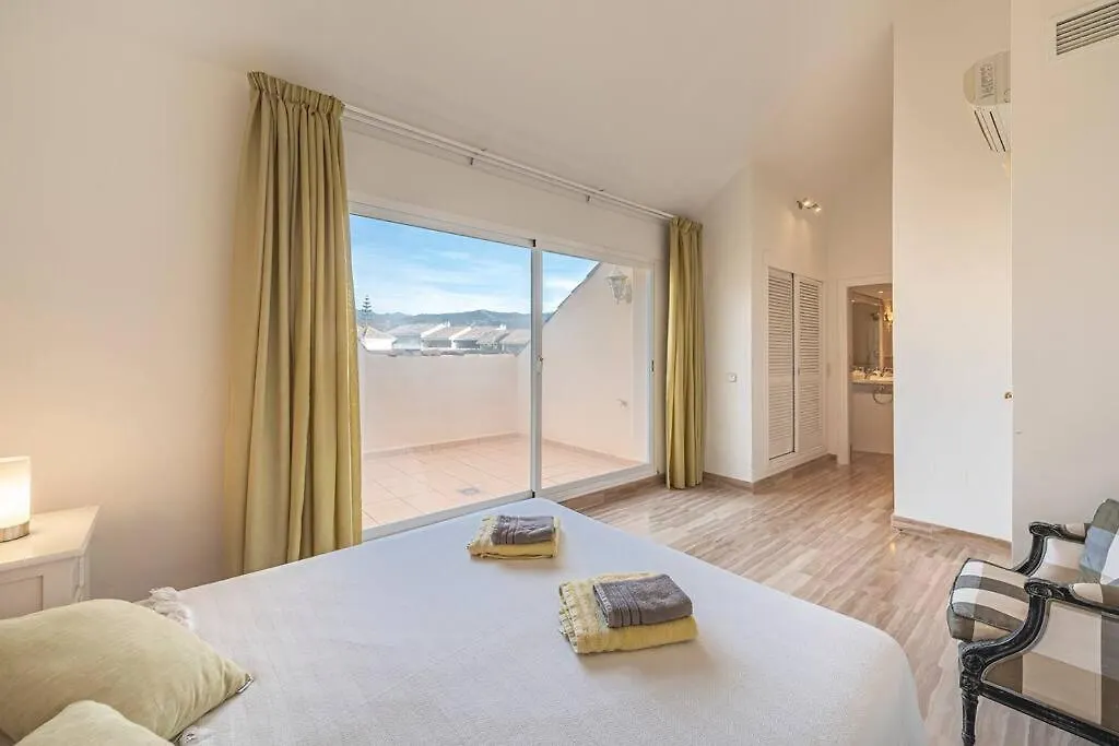 Amazing 4Br Apart. Parking, Pool, Close To The Sea Marbella 0*,  Spain