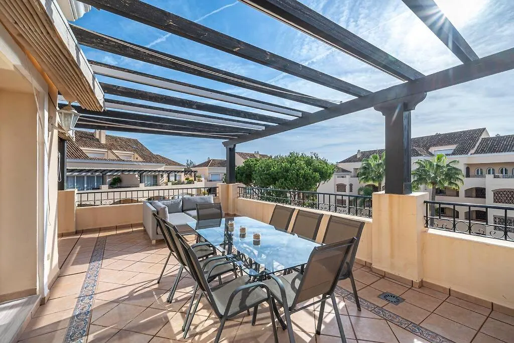 Apartment Amazing 4Br Apart. Parking, Pool, Close To The Sea Marbella