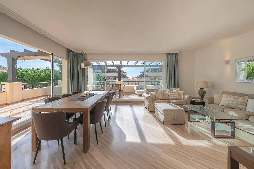 Amazing 4Br Apart. Parking, Pool, Close To The Sea Marbella Apartment