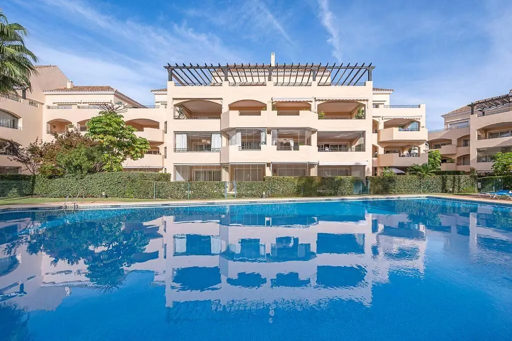 Amazing 4Br Apart. Parking, Pool, Close To The Sea Marbella Apartment