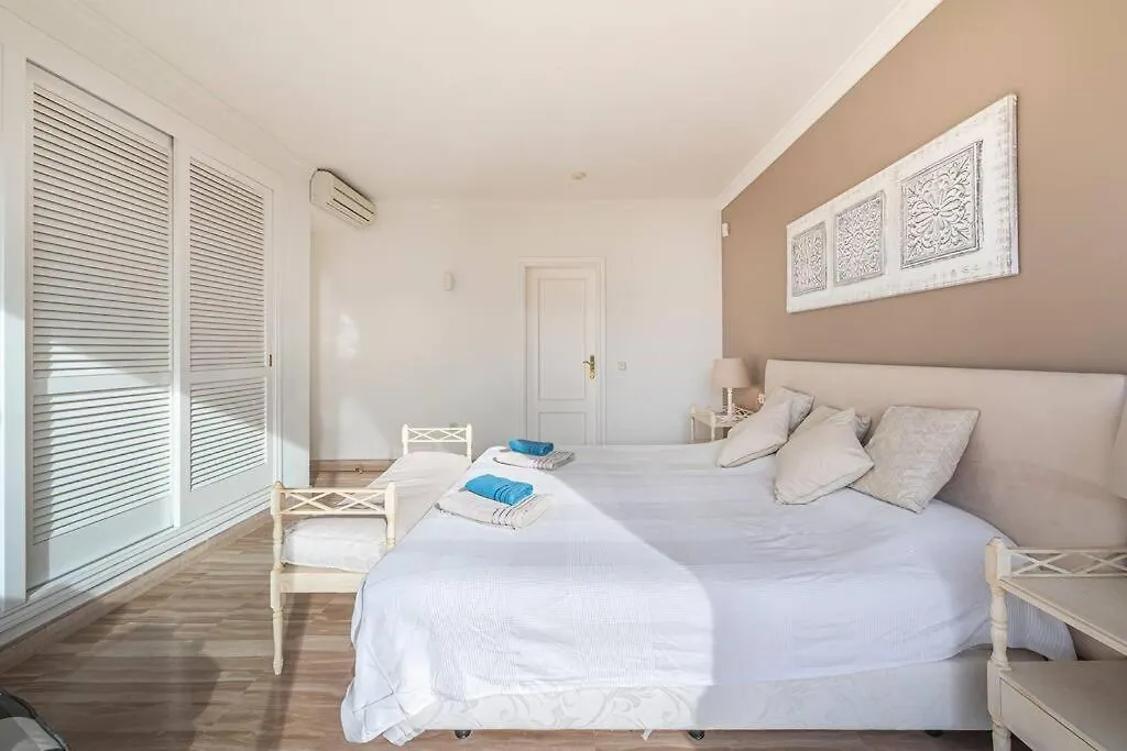 Apartment Amazing 4Br Apart. Parking, Pool, Close To The Sea Marbella