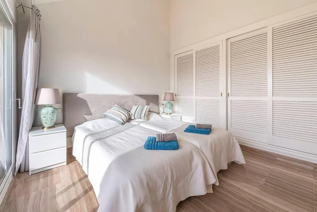 Amazing 4Br Apart. Parking, Pool, Close To The Sea Marbella Apartment