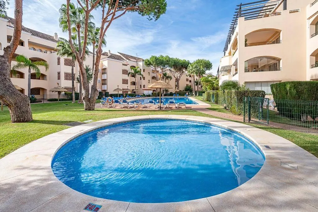 Apartment Amazing 4Br Apart. Parking, Pool, Close To The Sea Marbella
