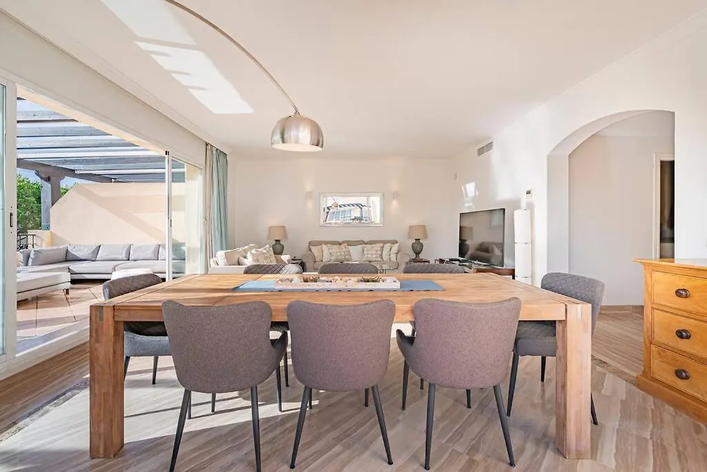 Amazing 4Br Apart. Parking, Pool, Close To The Sea Marbella