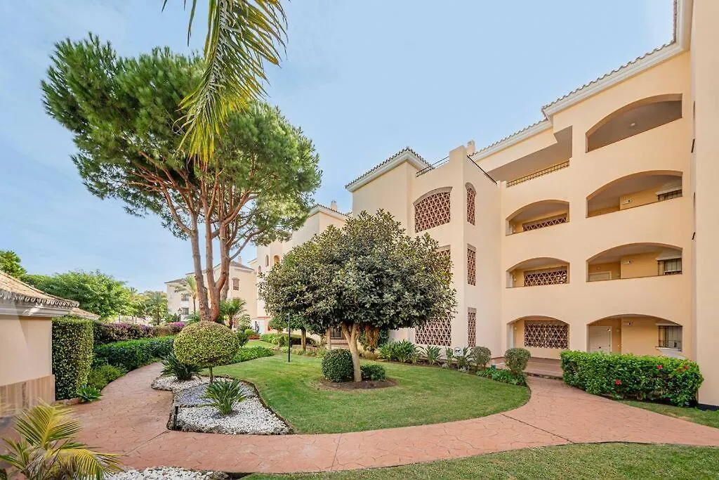 Apartment Amazing 4Br Apart. Parking, Pool, Close To The Sea Marbella